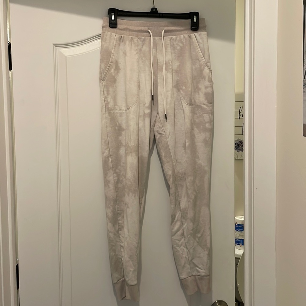 Stars above ombre sweatpants